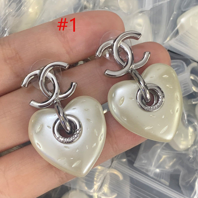 84C97EDE Stylish Earrings