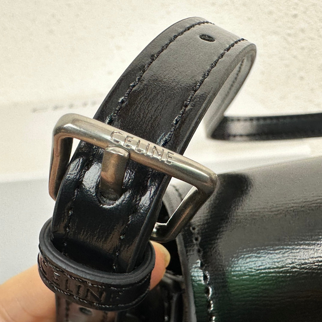 1XE271BDE Stylish leather bag 