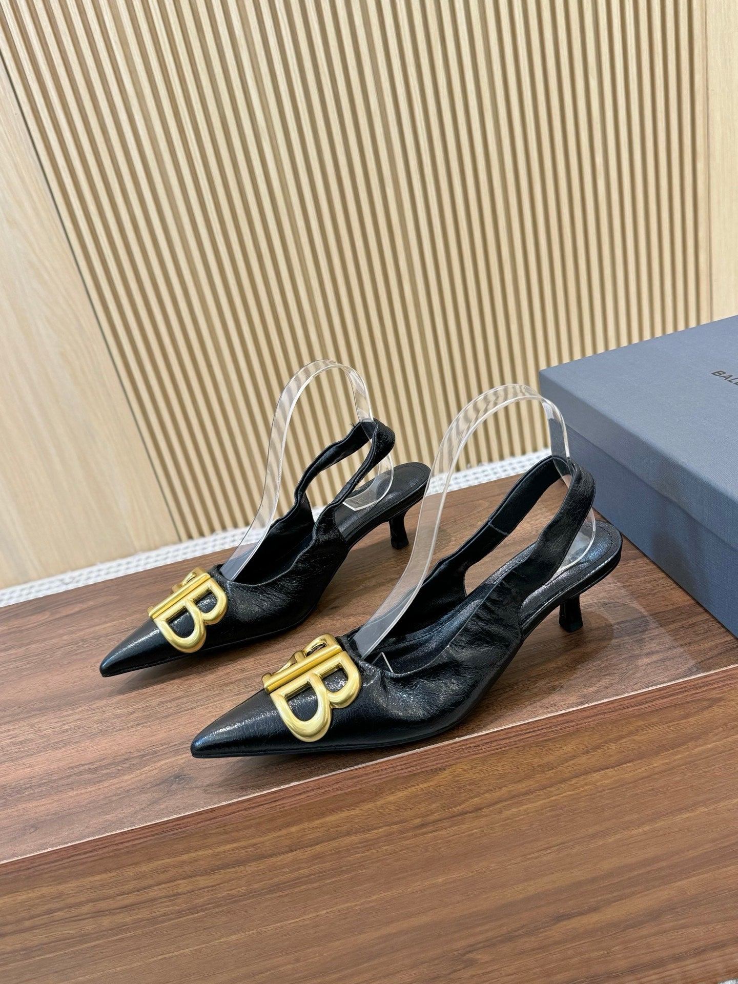 255QJ45ZDE Stylish leather High heels