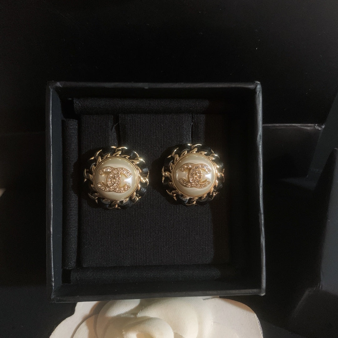 1YC165EDE Stylish Earrings