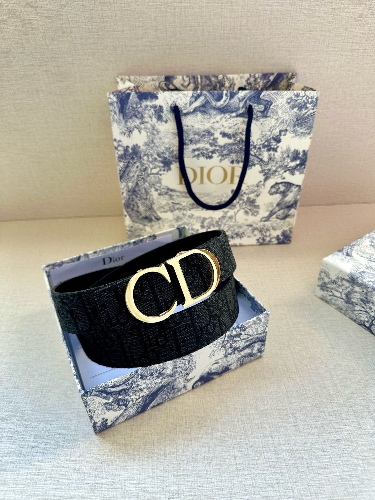 155RD206PDE Stylish  High quality belt With full package