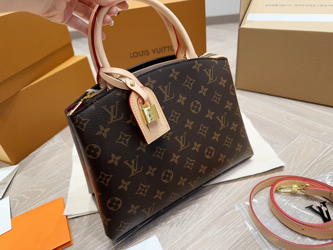 6XE196BDE Stylish leather bag 