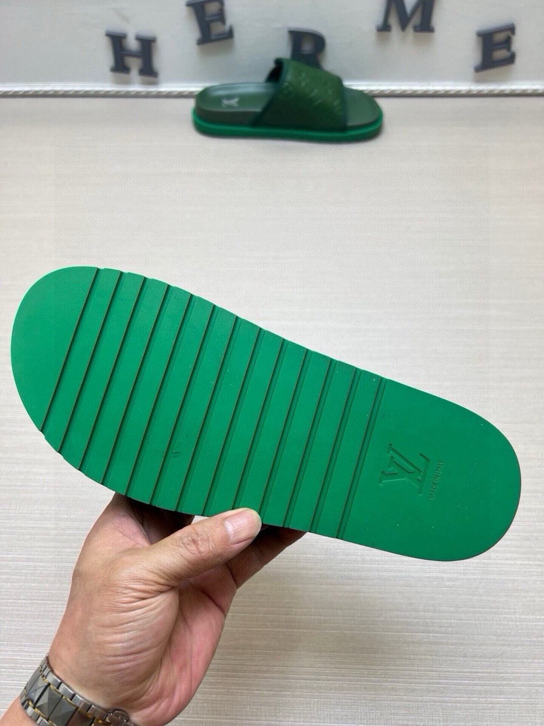 5QE5ZDE Stylish Slippers