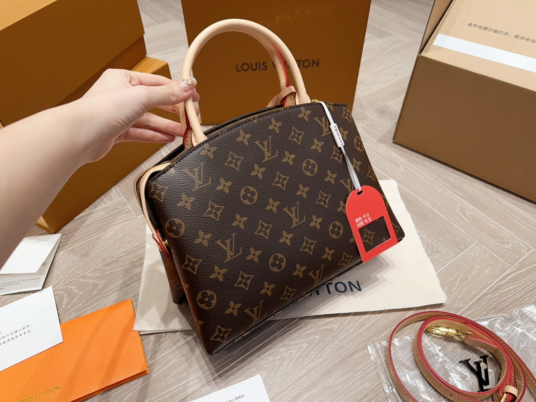 6XE196BDE Stylish leather bag 