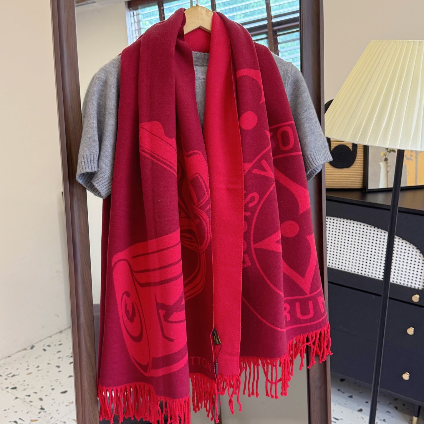 175RE3WDE Stylish Winter Scarves