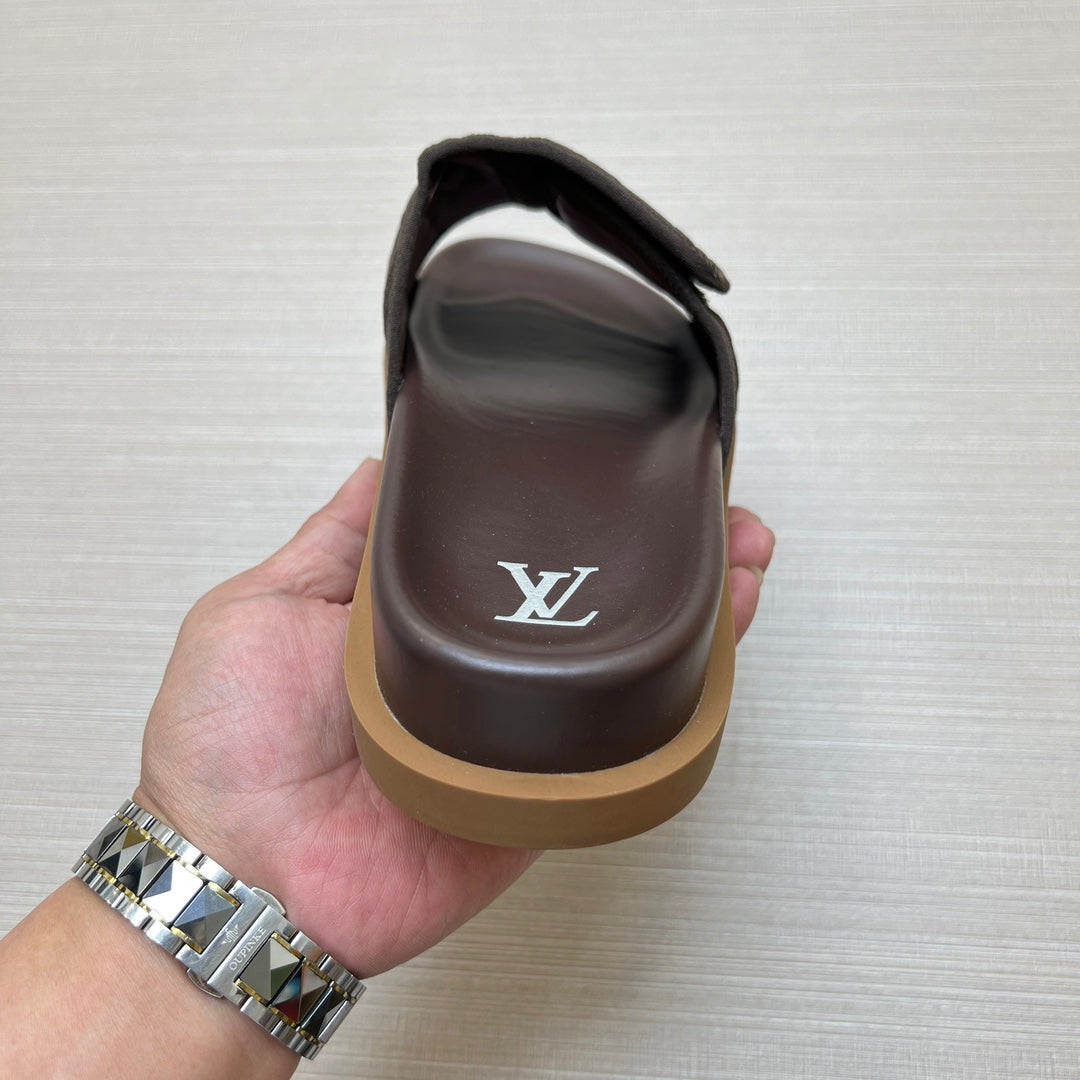 54E14ZDE Stylish slippers
