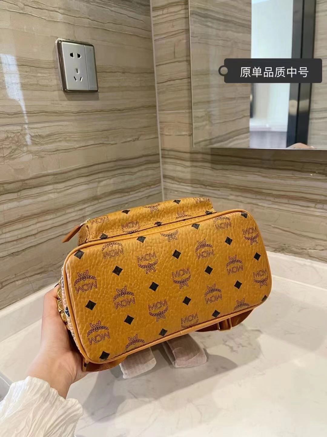 2XM332BDE Stylish leather bag 
