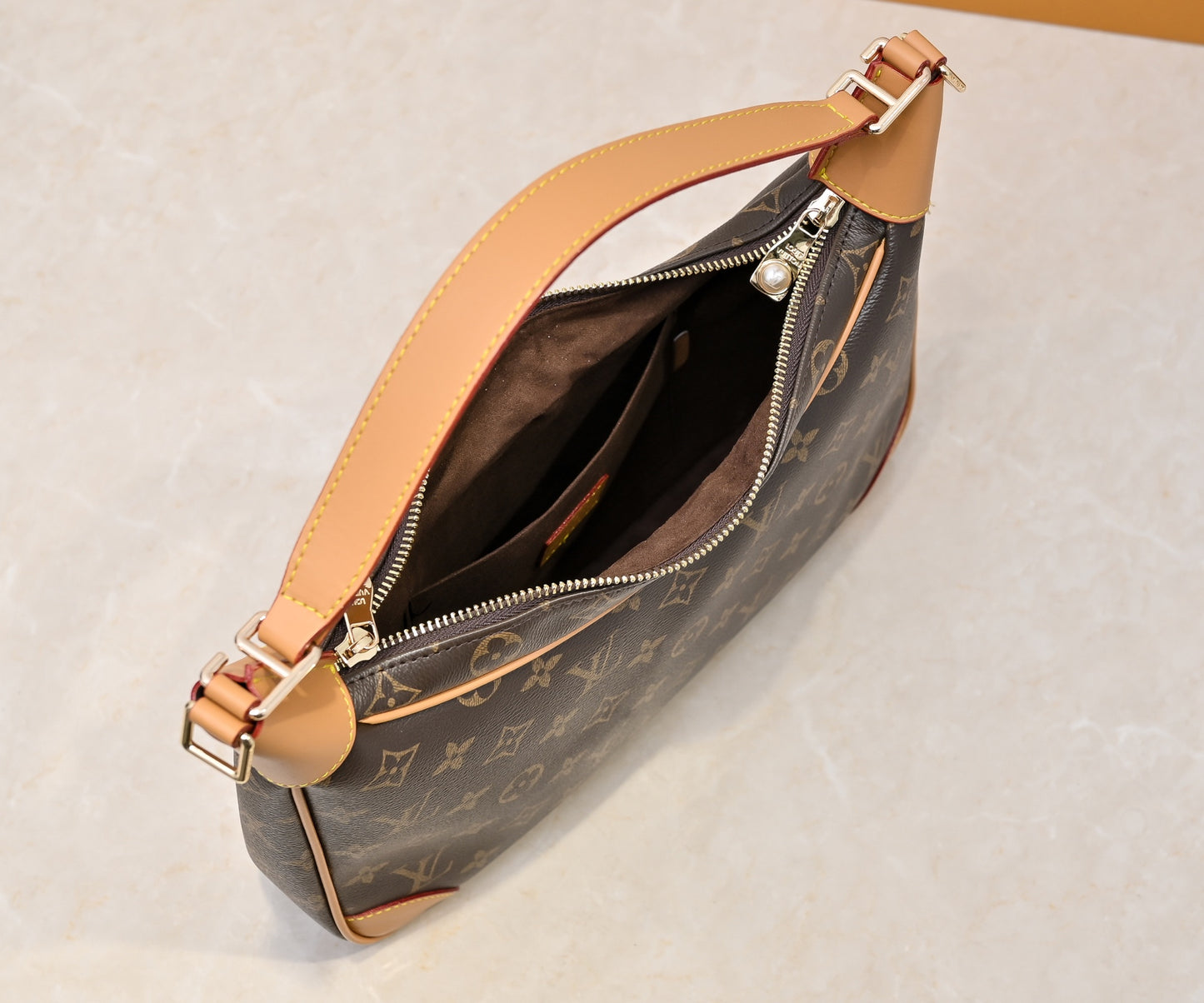 2WE9BDE Stylish leather bag