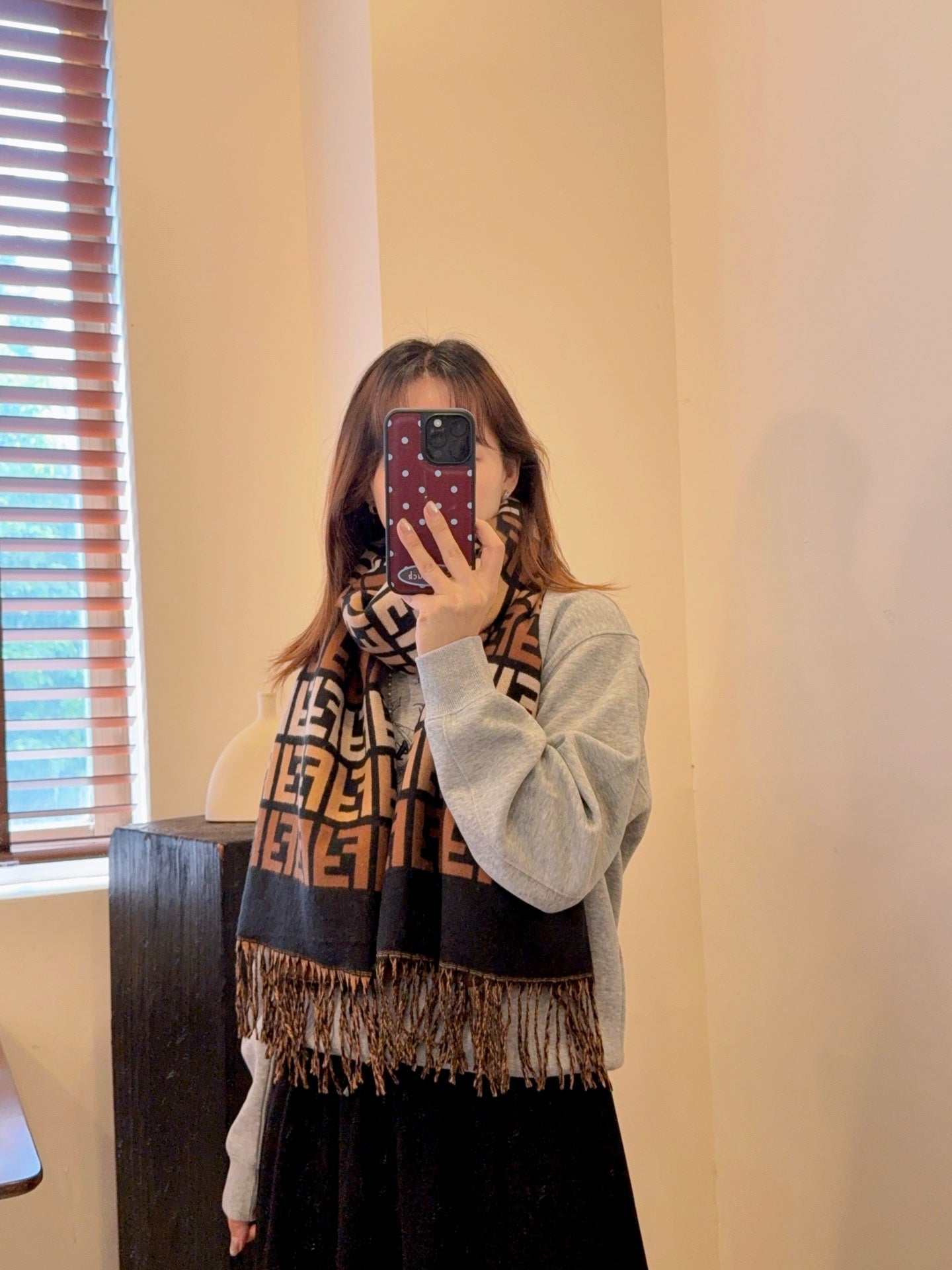 185RF65WDE Stylish Winter Scarves