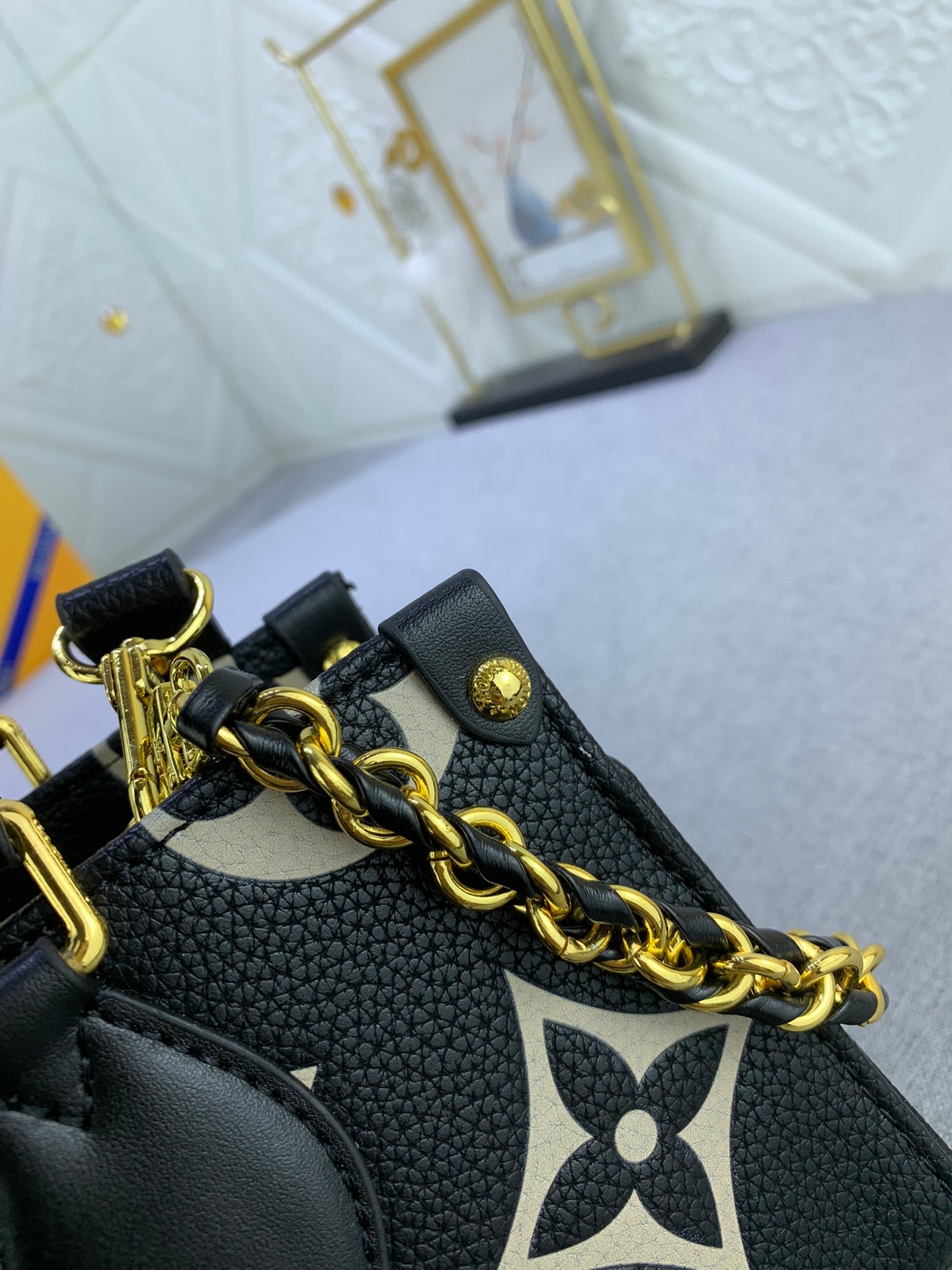 2XE320BDE Stylish leather bag 