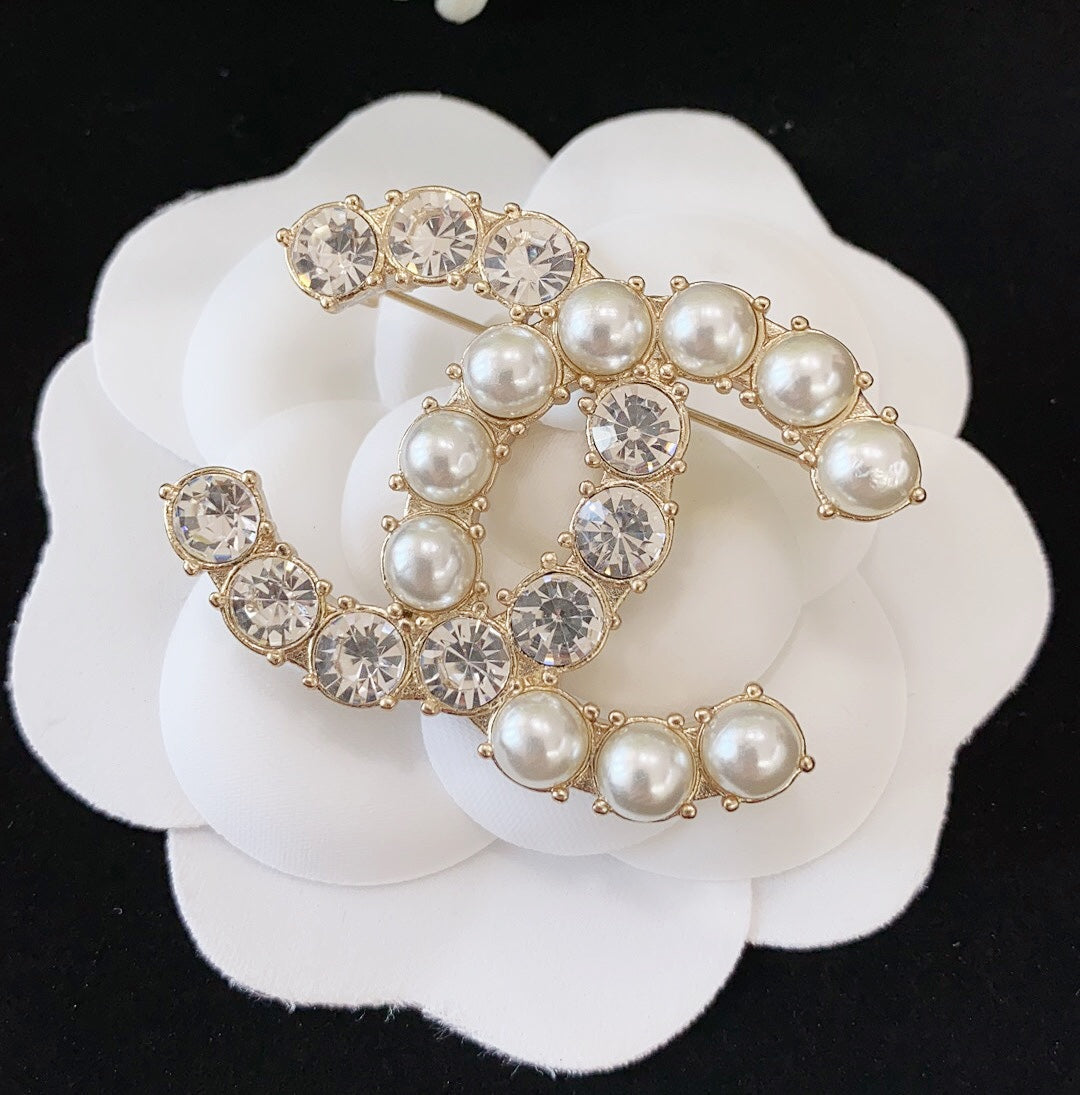 14C229XDE Stylish  Brooch