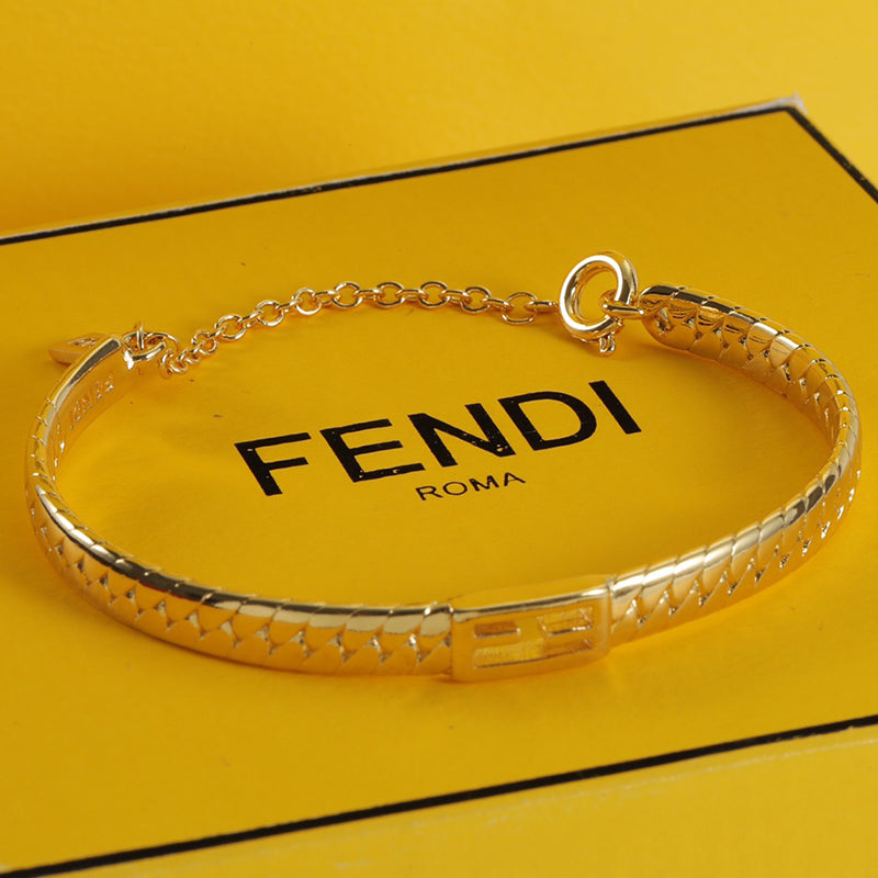 14F589KDE Stylish Bracelets