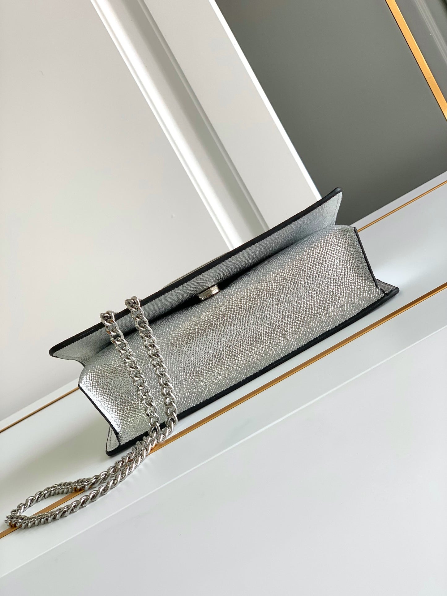 1XVL272BDE Stylish leather bag 