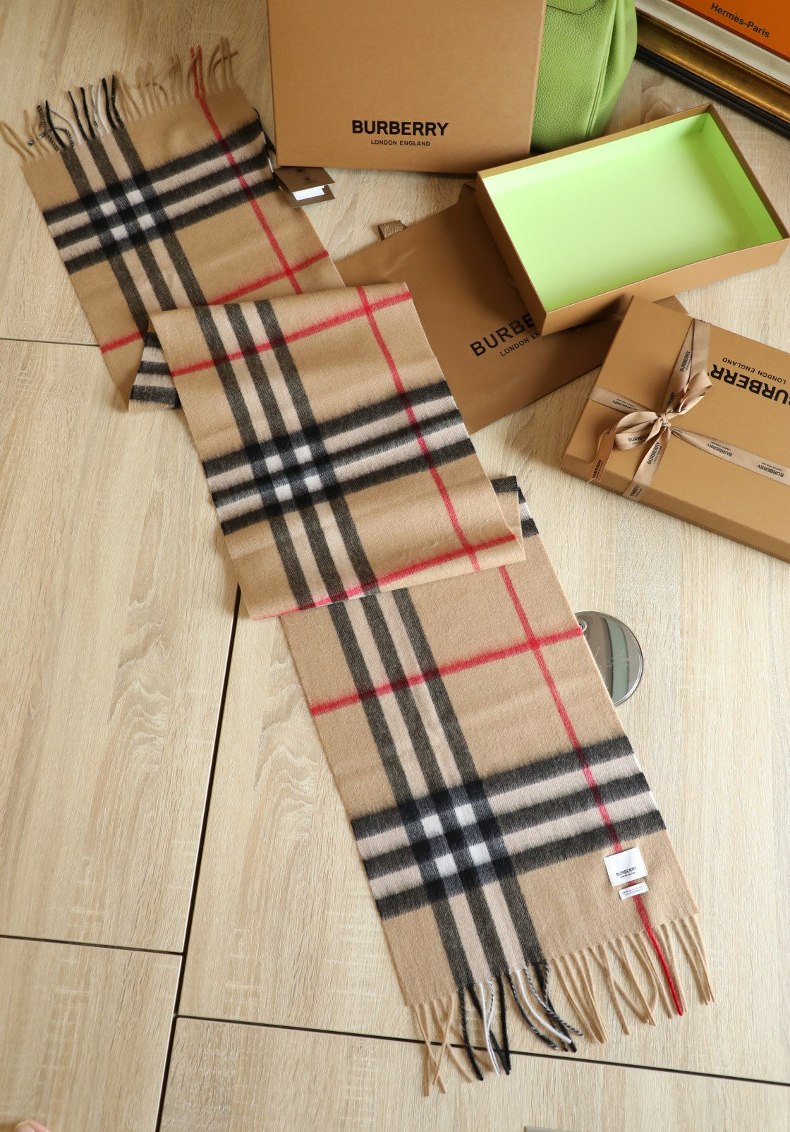 185ZR1WDE Stylish Winter Scarves