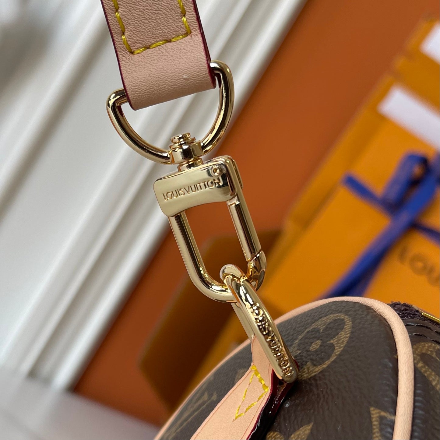 1WE87BDE Stylish leather bag