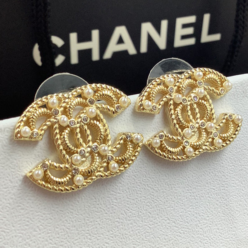 14C512EDE Stylish Earrings