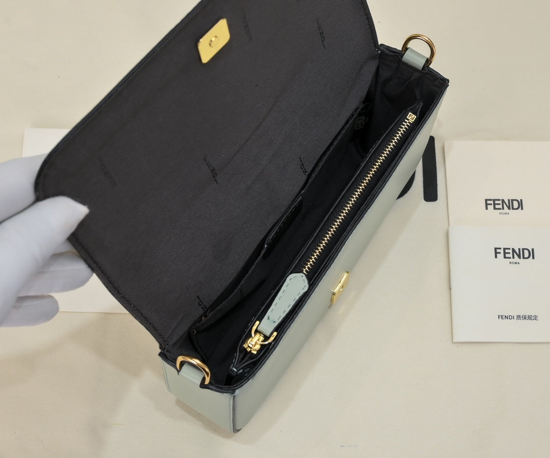 4XF9BDE Stylish leather bag 