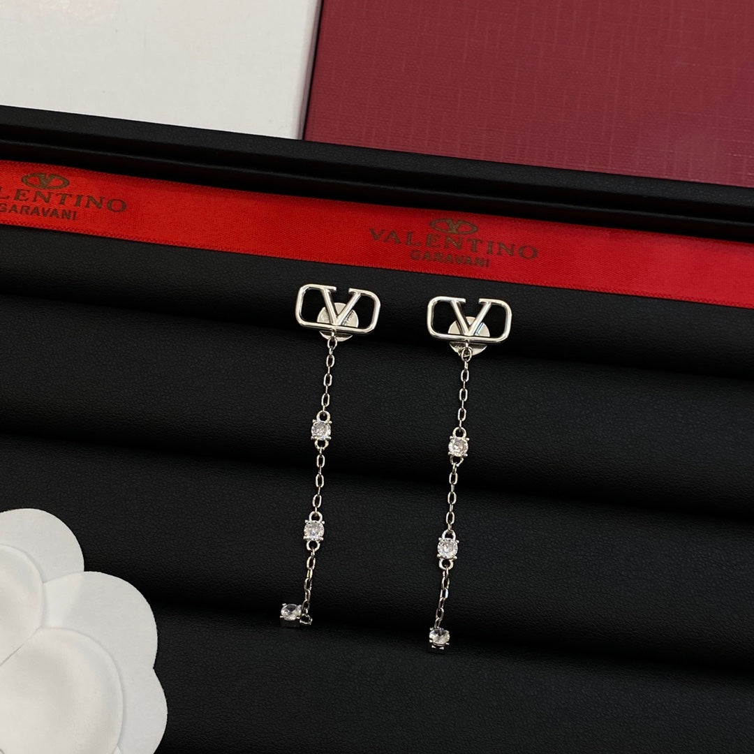 14VL451EDE Stylish Earrings