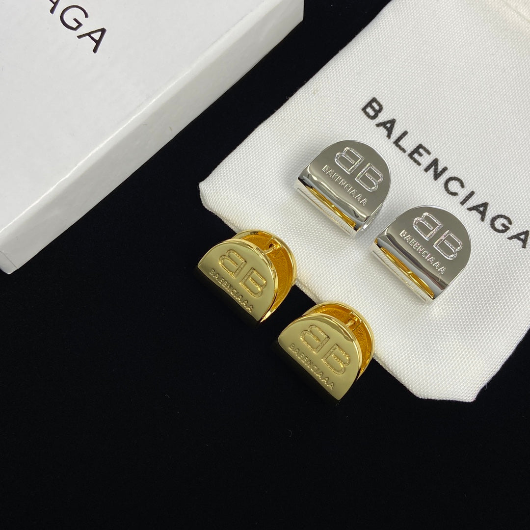 14J144EDE Stylish Earrings