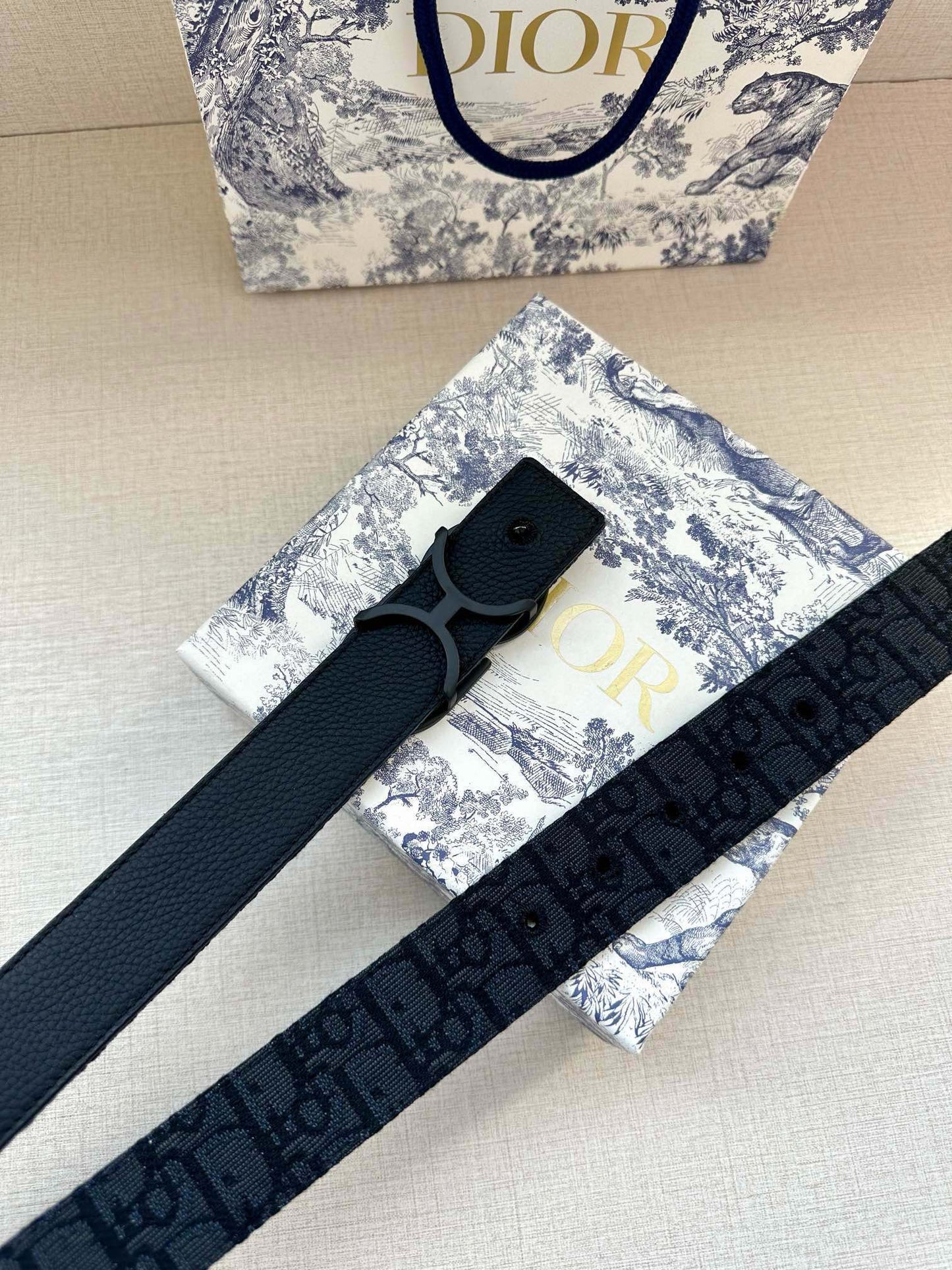 155RD206PDE Stylish  High quality belt With full package