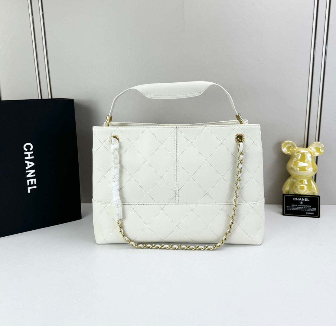 15RC64BDE Stylish leather bag