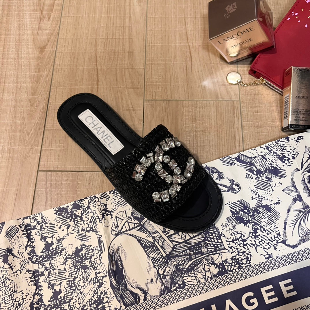 14C68ZDE Stylish slippers