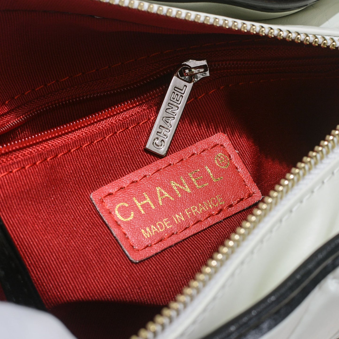 1XC261BDE Stylish leather bag 