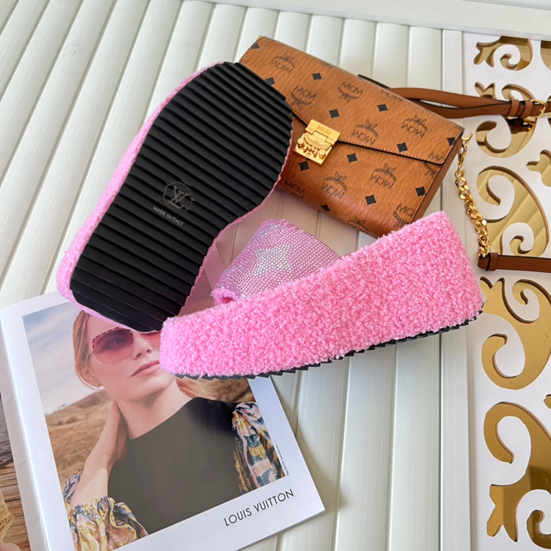 14E91ZDE Stylish Slippers