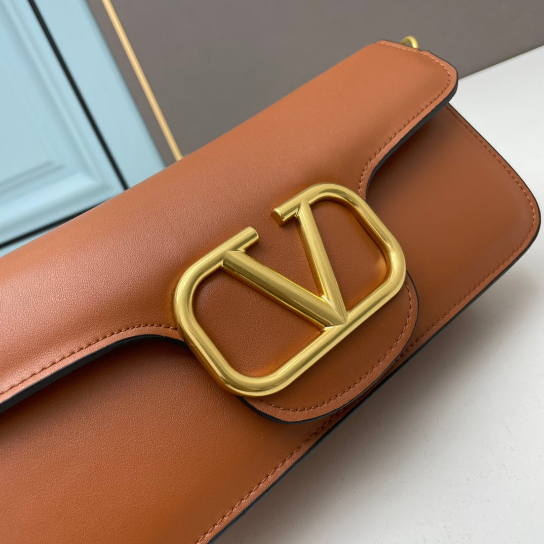 155NVL2BDE Stylish leather bag