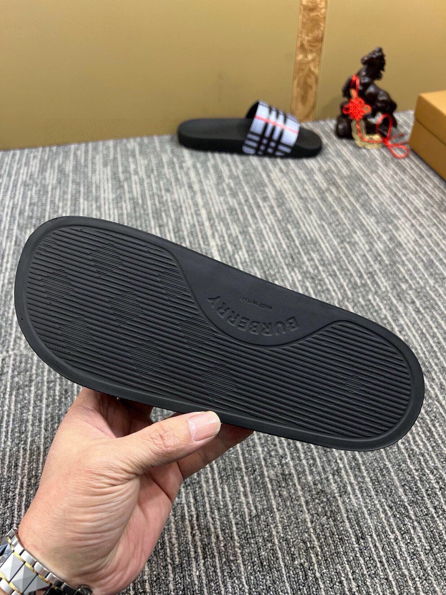 535ZR258ZDE Stylish Slippers