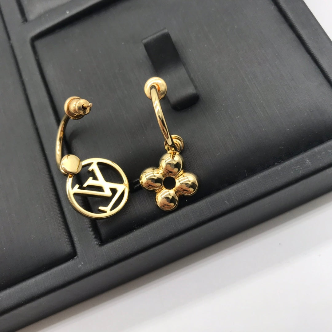 1XE599XDE Stylish Earrings Bracelets Necklaces