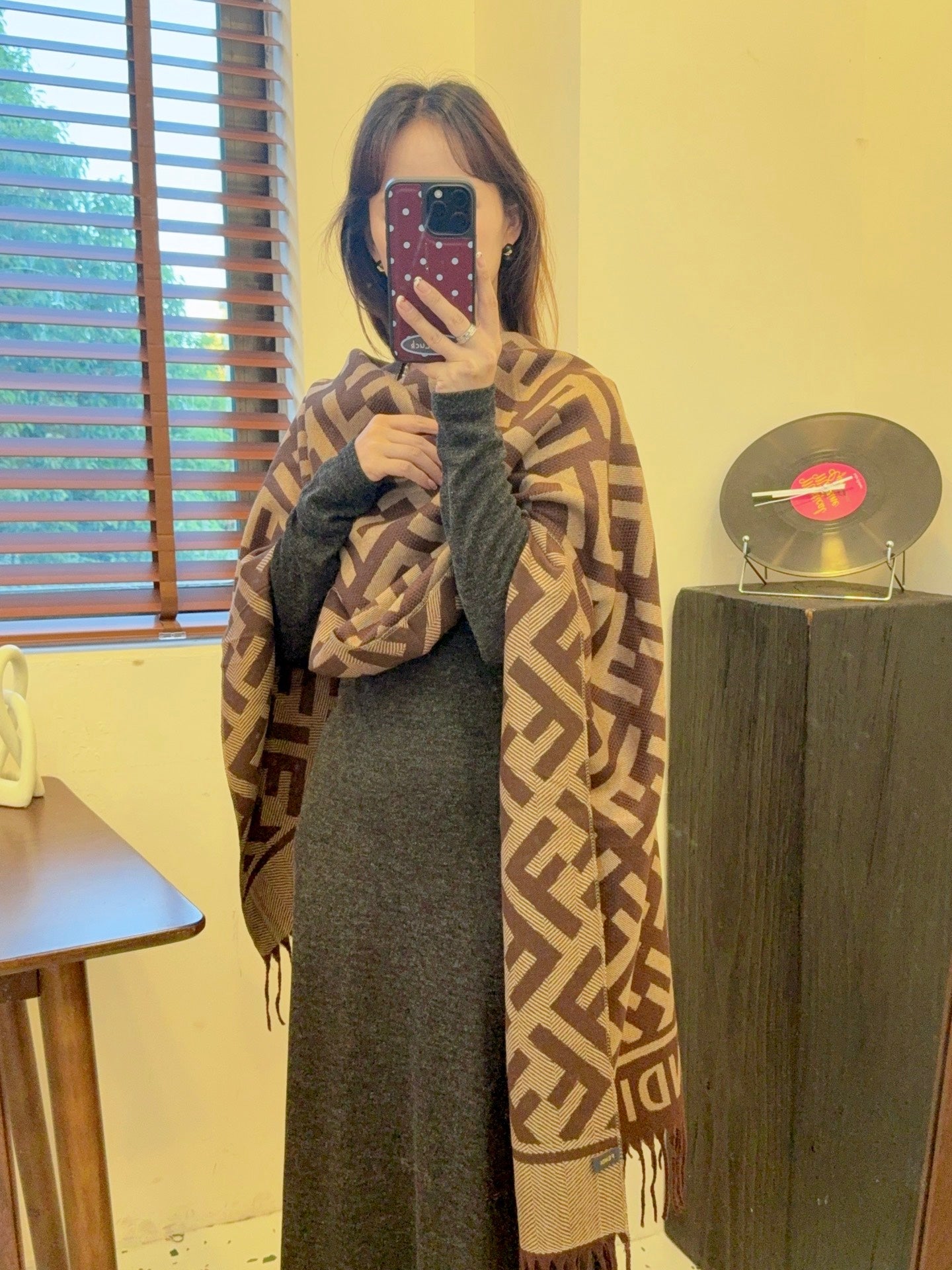 185ZF68WDE Stylish  Winter Scarves