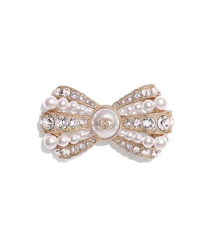 14C228XDE Stylish Brooch