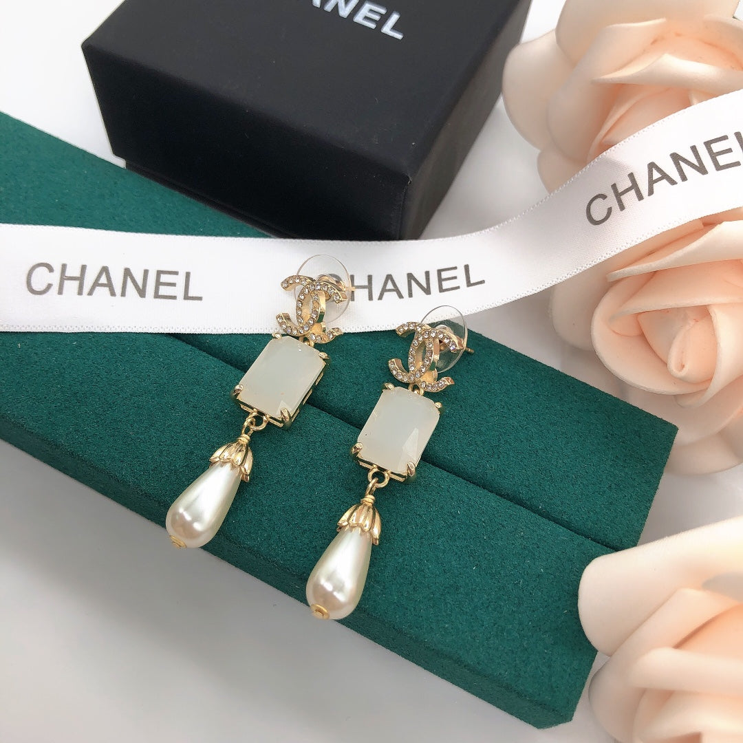 14C588EDE Stylish Earrings