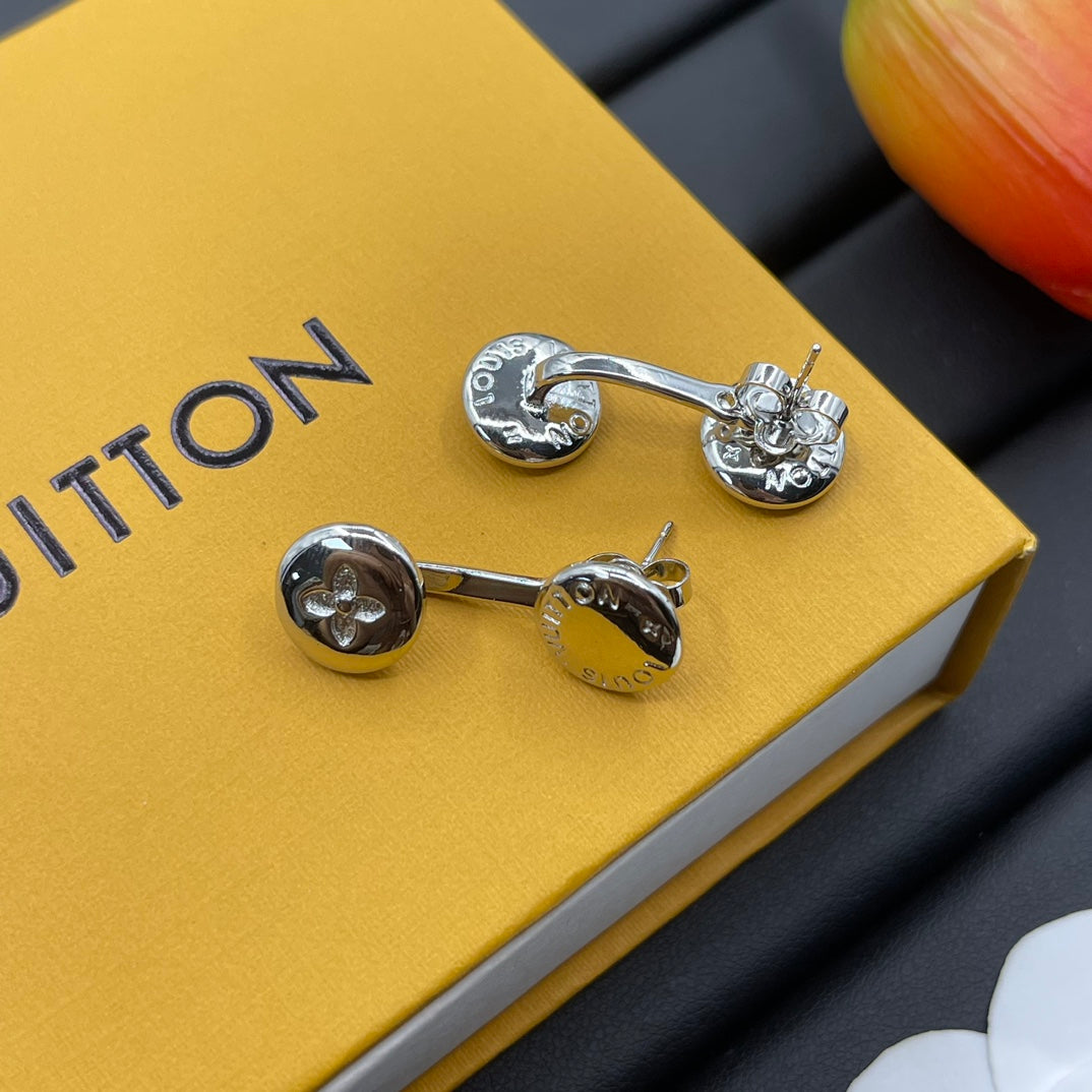 14E979EDE Stylish Earrings