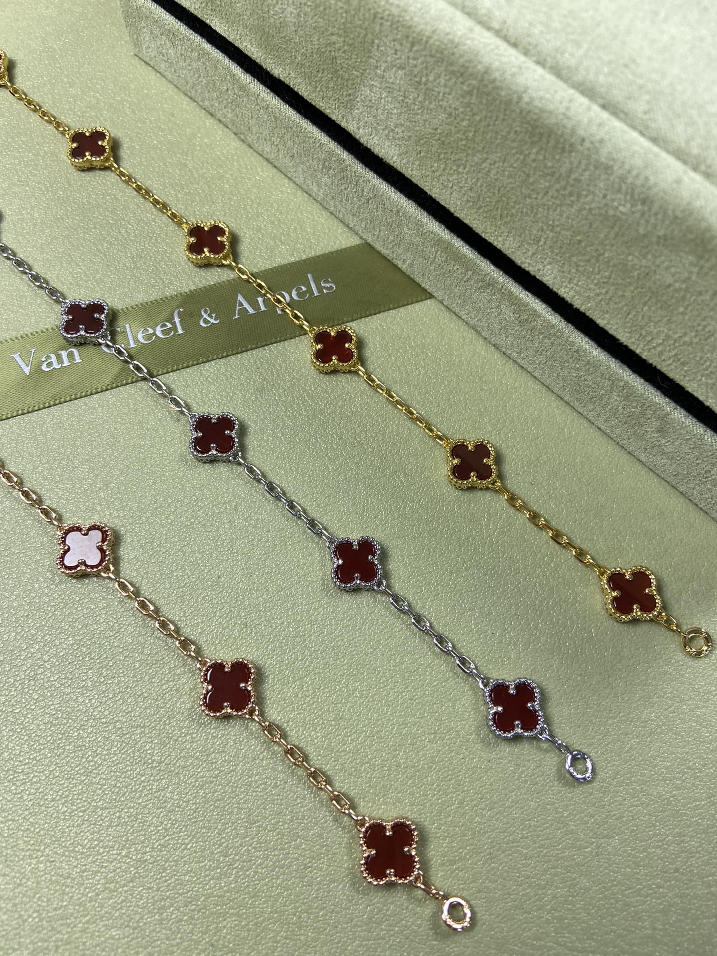 5XVA183KDE Stylishbracelets 6 flowers mini size 0.9cm flower