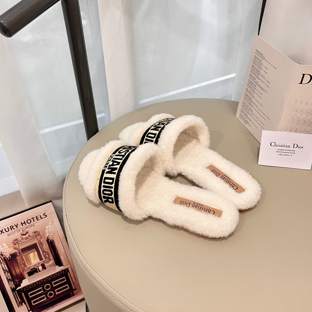 1JD4ZDE Stylish Slippers