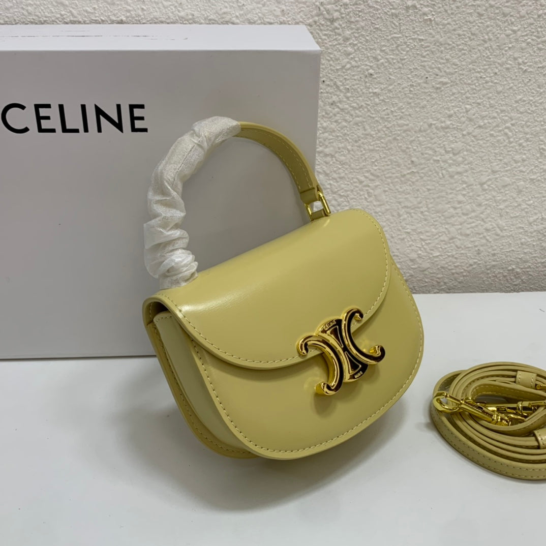 1XCL40BDE Stylish leather bag 