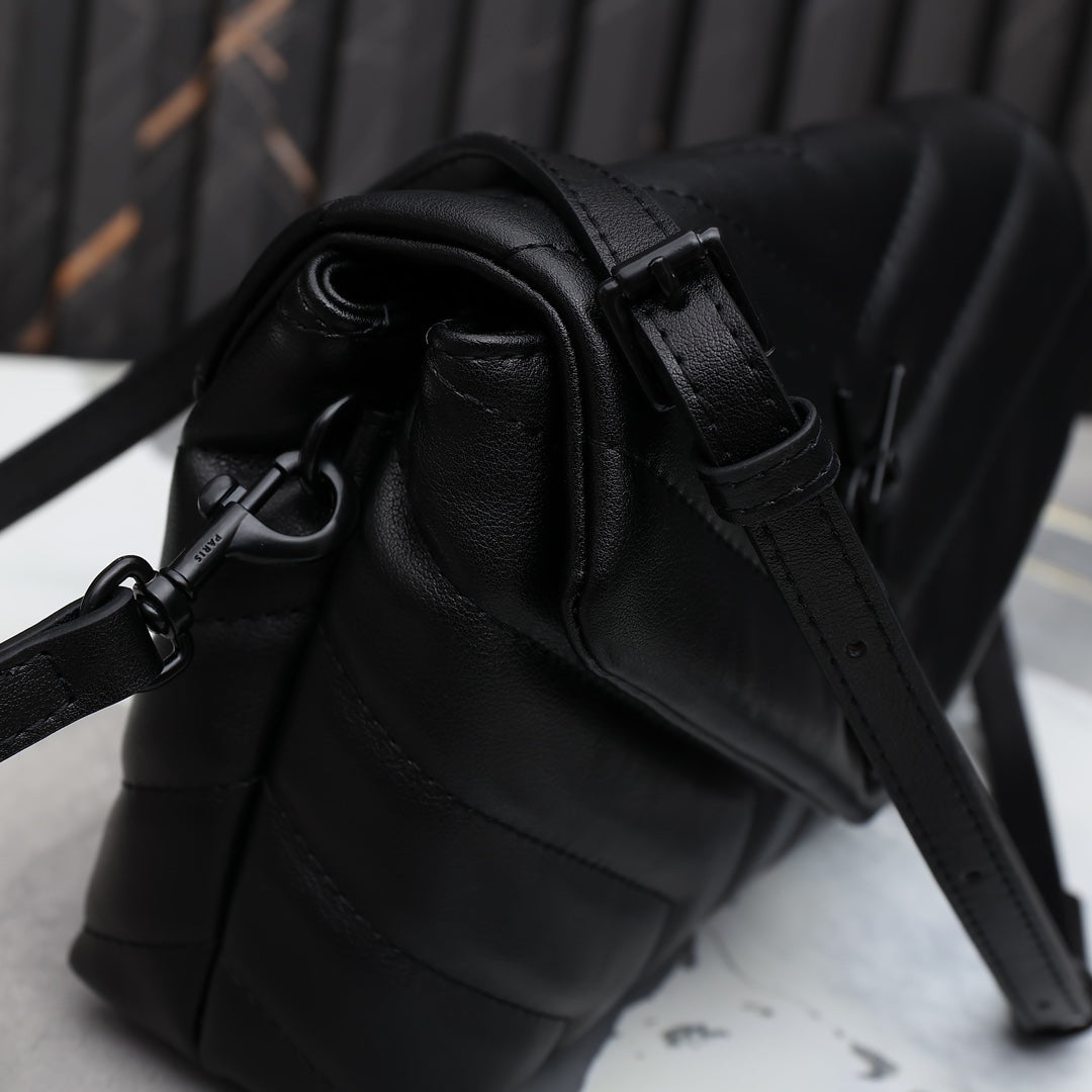 1XSL267BDE Stylish leather bag 