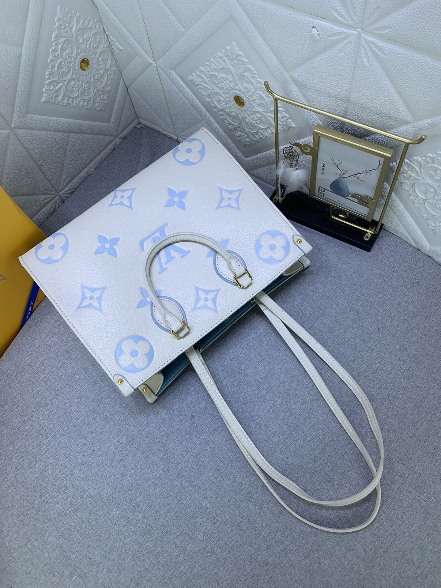 1XE279BDE Stylish leather bag 