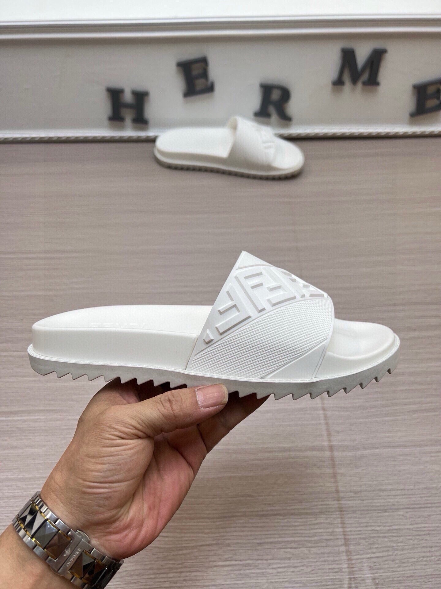 535ZF283ZDE Stylish Slippers