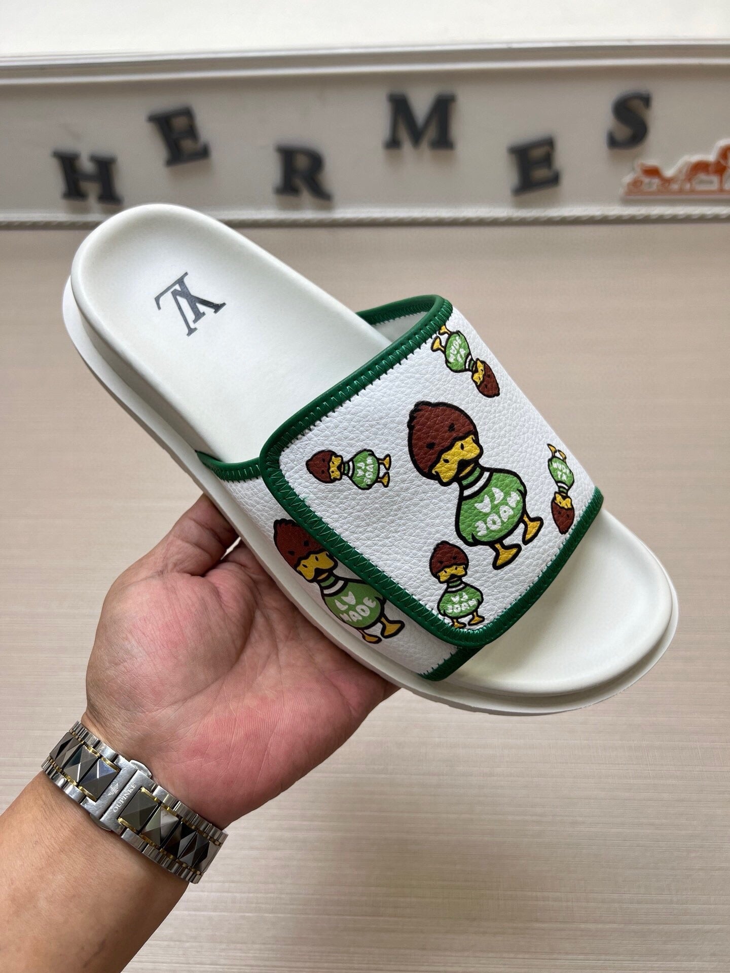 5WE248ZDE Stylish Slippers