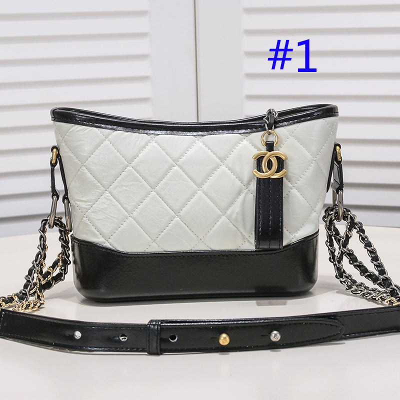 1XC261BDE Stylish leather bag 