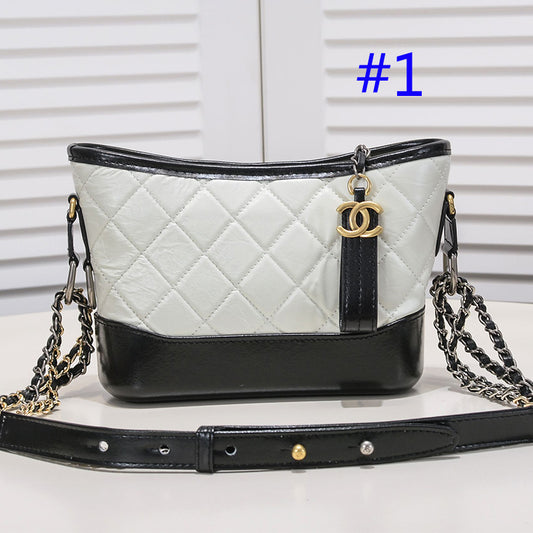 1XC261BDE Stylish leather bag 