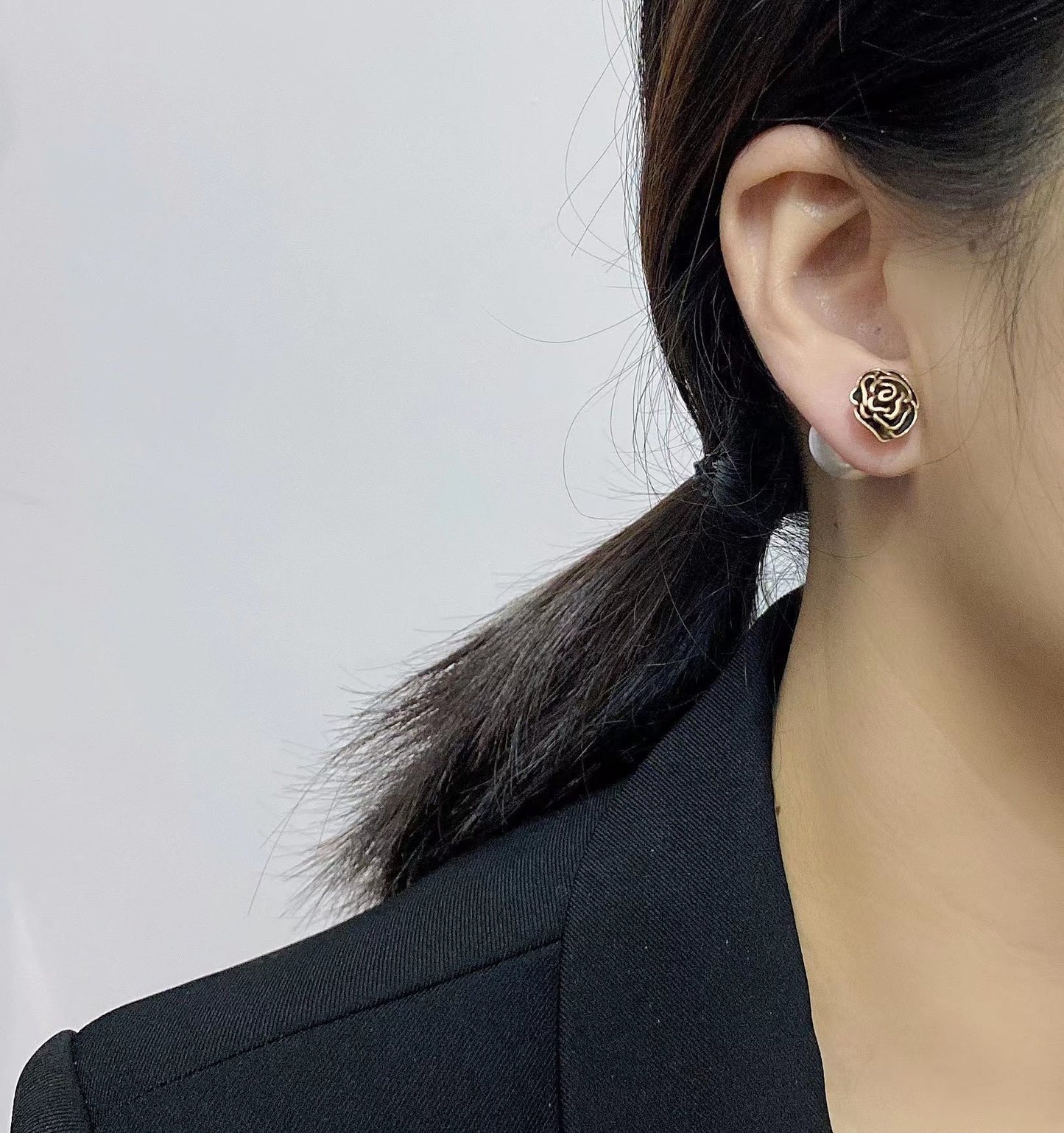 1YD232EDE Stylish Earrings