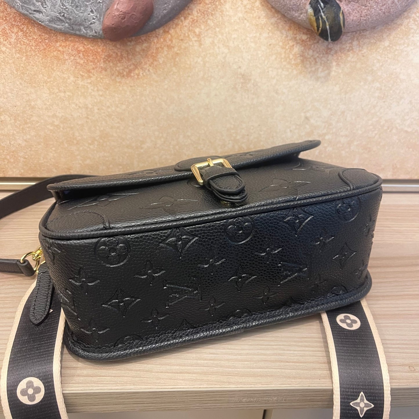 2XE028BDE Stylish leather bag 