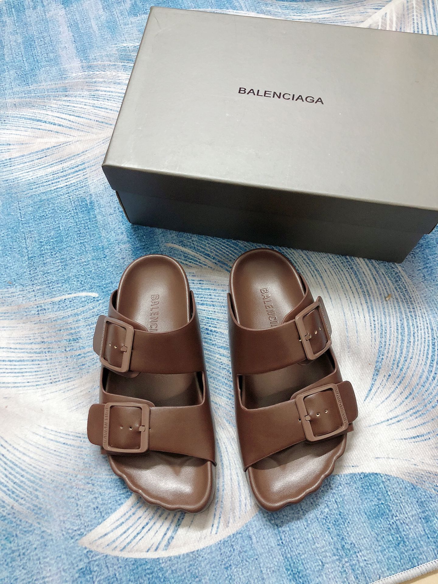 14J193ZDE Stylish Slippers