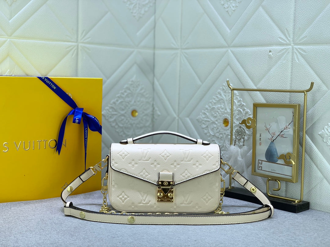 2XE43BDE Stylish leather bag 