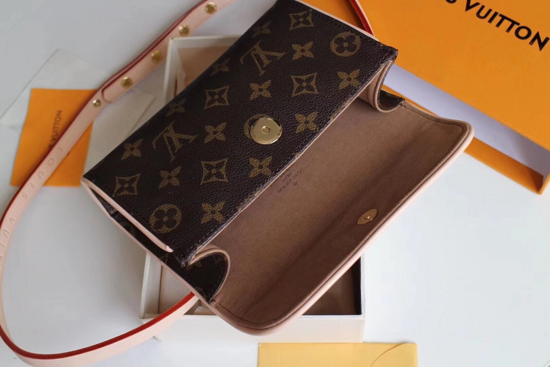 1XE62BDE Stylish leather bag