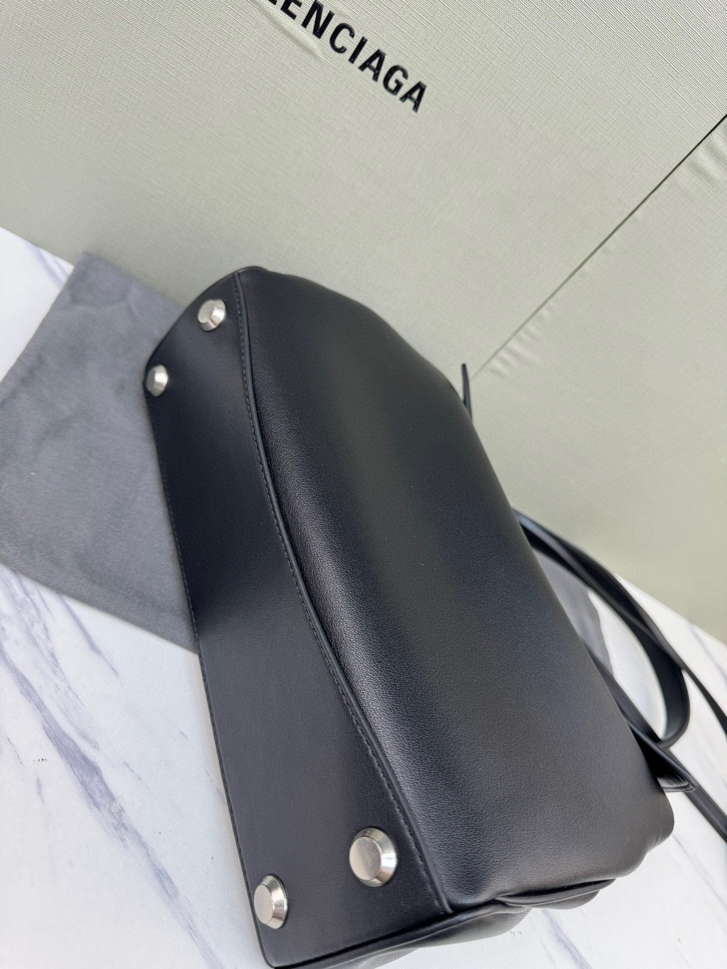 15XJ4BDE Stylish leather bag